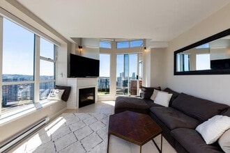 507-909 Mainland St in Vancouver, BC - Building Photo - Building Photo