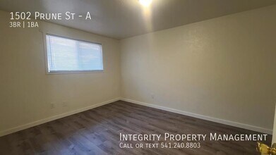 1502 Prune St in Medford, OR - Building Photo - Building Photo