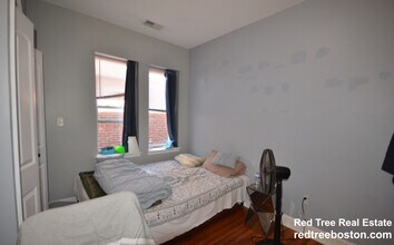 191 Boylston St, Unit 2 in Boston, MA - Building Photo - Building Photo