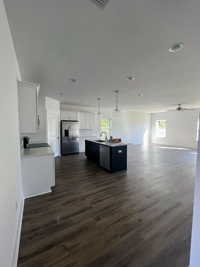 property at 305 E 13th St