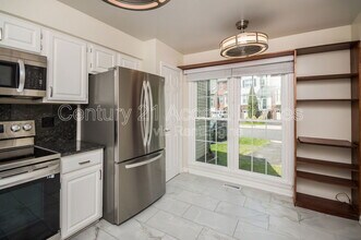 7431 Ridge Oak Ct in Springfield, VA - Building Photo - Building Photo
