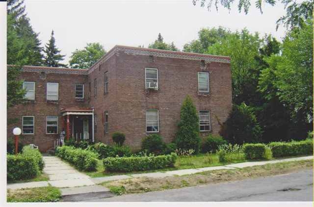 36-42 Cleveland St in Albany, NY - Foto de edificio - Building Photo