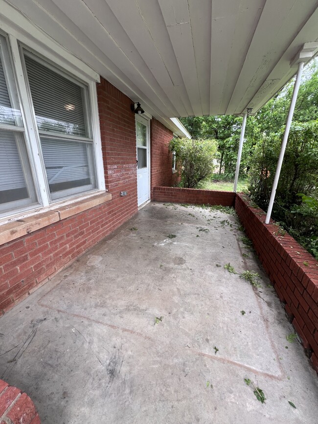 1301 S Berry Rd in Norman, OK - Building Photo - Building Photo