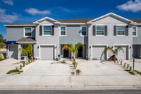 Kensington Place Townhomes in Sarasota, FL - Foto de edificio - Building Photo