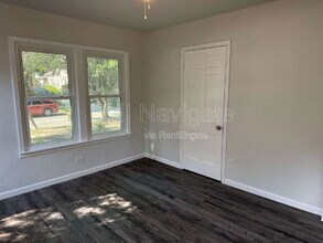1719 Schley Ave in San Antonio, TX - Building Photo - Building Photo