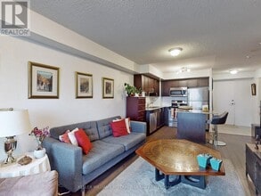 816 Lansdowne Ave in Toronto, ON - Building Photo - Building Photo