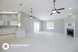 8008 W Tuckey Ln in Glendale, AZ - Foto de edificio - Building Photo