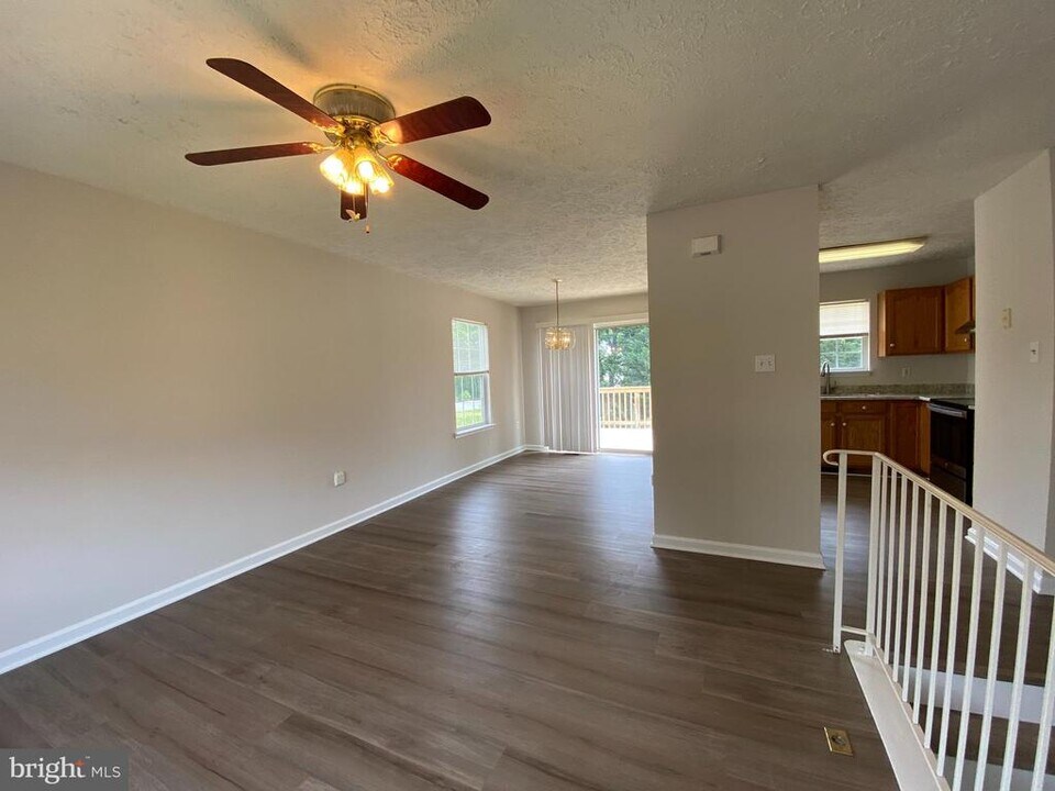 4786 Calvert Dr in Saint Leonard, MD - Building Photo