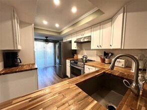 5205 Wedgewood Ln in Sarasota, FL - Building Photo - Building Photo