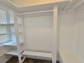 5111 Swift Rd in Sarasota, FL - Building Photo - Building Photo