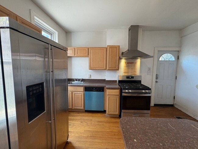 2506 N Calvert St in Baltimore, MD - Building Photo - Building Photo