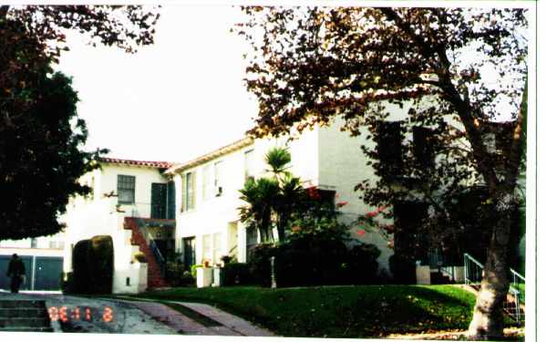 432 N Sycamore Ave in Los Angeles, CA - Building Photo