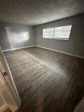 1740 NW 60th Ave in Sunrise, FL - Building Photo - Building Photo