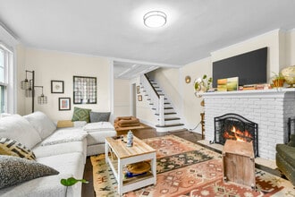 330 First Ave in Pelham, NY - Building Photo - Building Photo