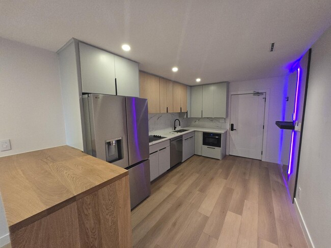 503 2nd St, Unit Apt 1