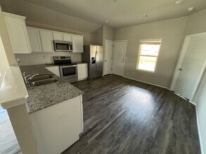 1382 S Scissortail Ln in Fayetteville, AR - Building Photo - Building Photo