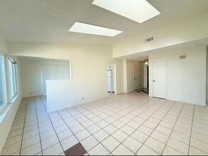 455 Columbia Ave in Merced, CA - Foto de edificio - Building Photo