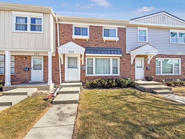 213 Lafayette St in Wood Dale, IL - Building Photo - Building Photo