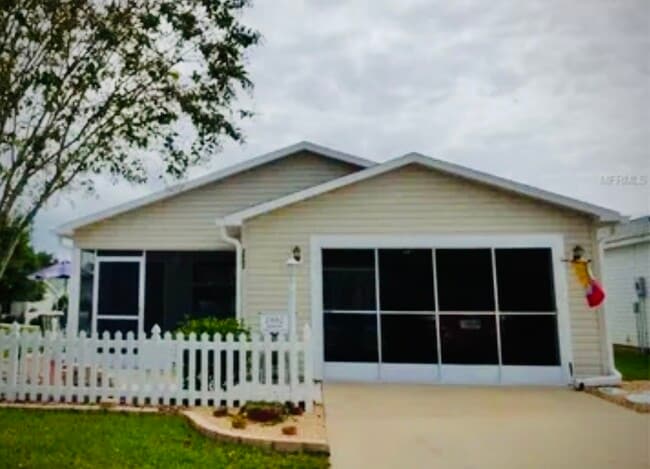 property at 2802 Salamanca St