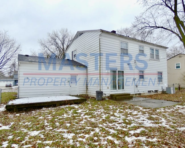 532 Dussel Dr in Maumee, OH - Building Photo - Building Photo