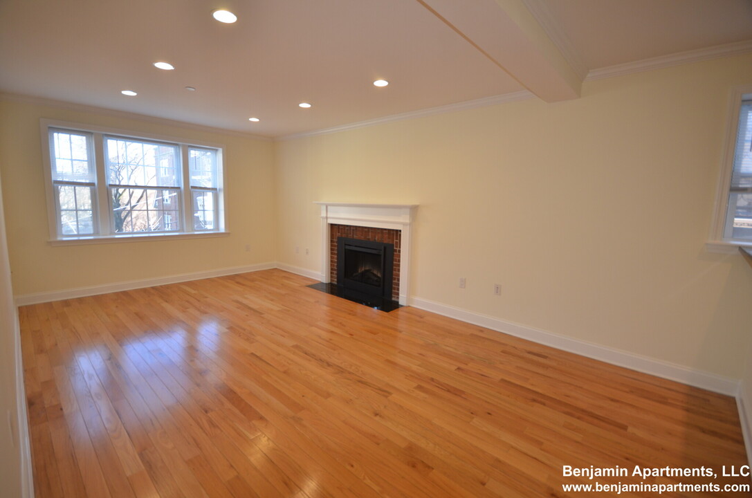 55 Langdon St, Unit 5 in Cambridge, MA - Building Photo