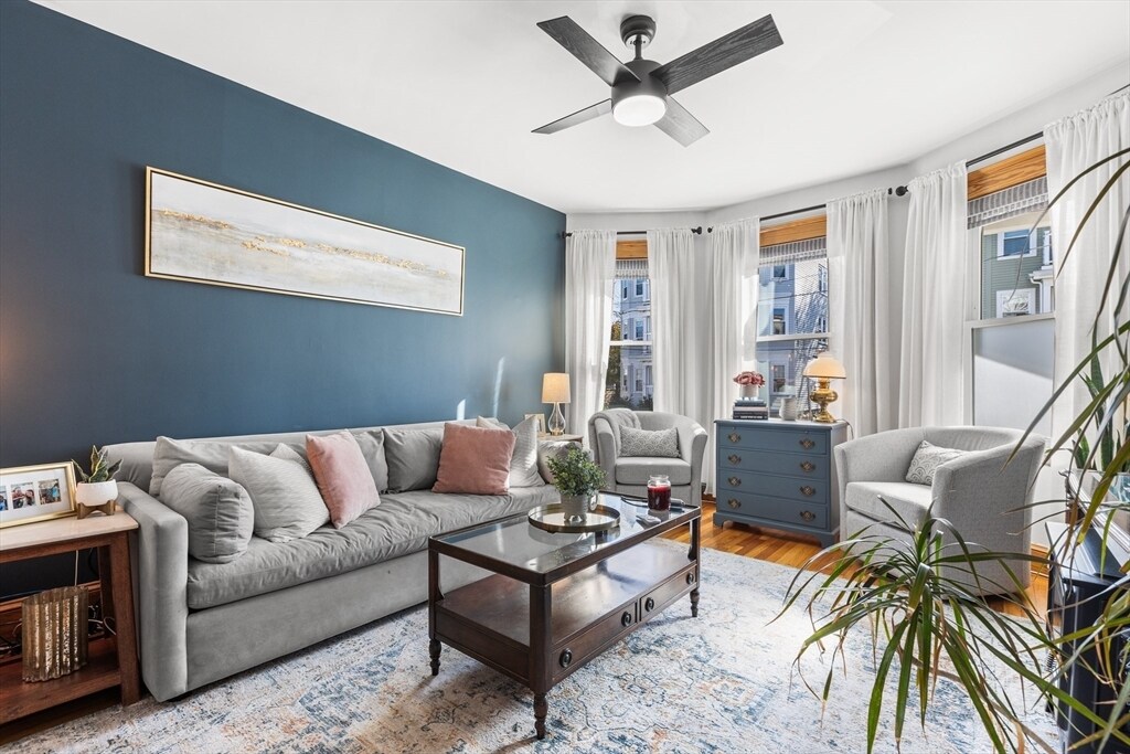 46 Semont Rd in Boston, MA - Building Photo