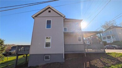 122 Elm St in Canonsburg, PA - Building Photo - Building Photo