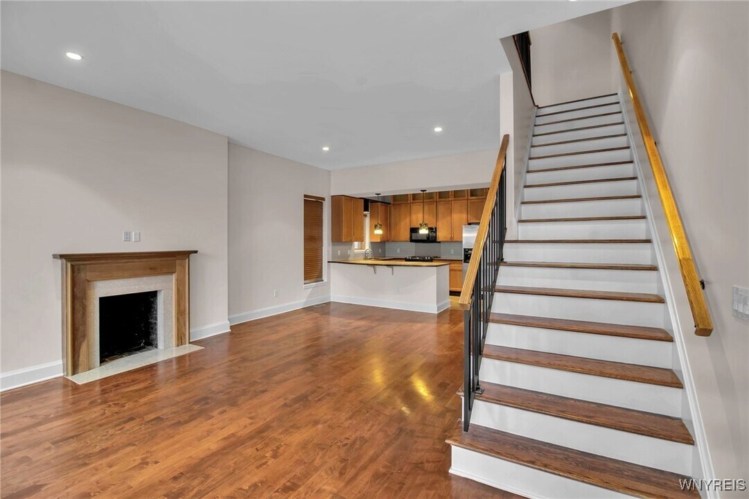 120 Johnson Park in Buffalo, NY - Building Photo