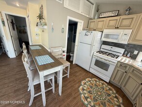 24 E Amber Jack Way in Lavallette, NJ - Building Photo - Building Photo