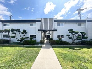 Welcome to the Beautiful Cameo Apartments ... in Torrance, CA - Building Photo - Interior Photo