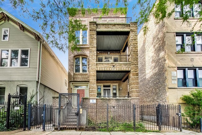 property at 1914 W Crystal St
