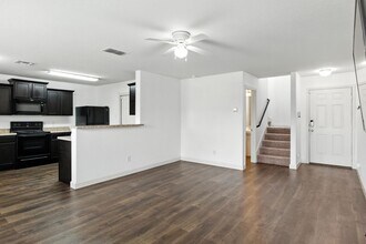 6031 Southern Vis in San Antonio, TX - Foto de edificio - Building Photo