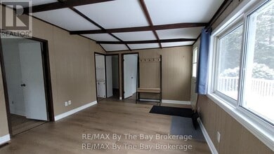 35 47th St N in Wasaga Beach, ON - Building Photo - Building Photo