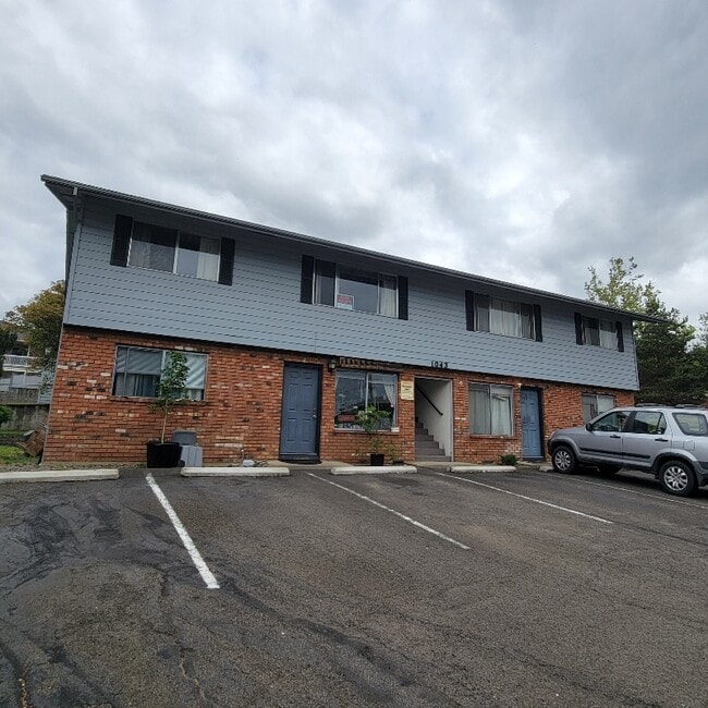 property at 1043 Lookingglass Rd