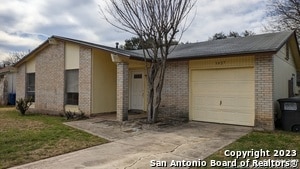5927 Cliff Rock Dr in San Antonio, TX - Building Photo - Building Photo