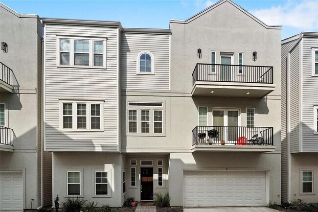 property at 925 W 23rd St