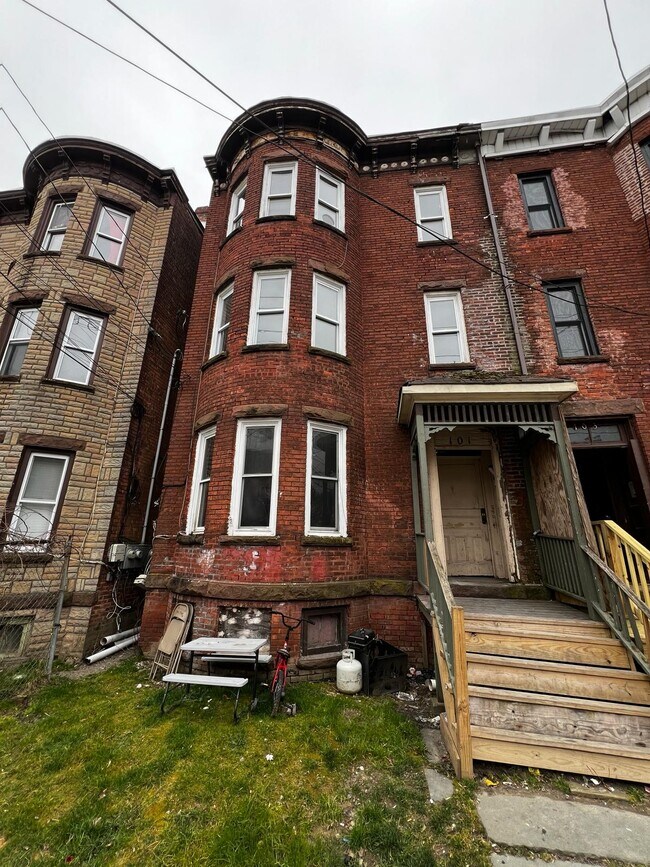 101 Overlook Pl Rentals in Newburgh, NY