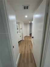 3475 N Country Club Dr, Unit 511 in Miami, FL - Building Photo - Building Photo