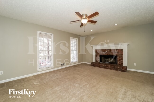 128 Edgar Ct in Hiram, GA - Foto de edificio - Building Photo