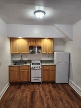 4529 Springfield Ave, Unit 2F in Philadelphia, PA - Foto de edificio - Building Photo
