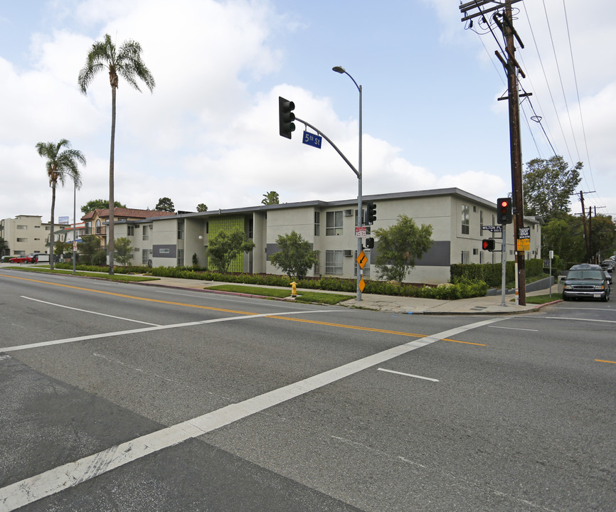 505 S Wilton Pl in Los Angeles, CA - Foto de edificio