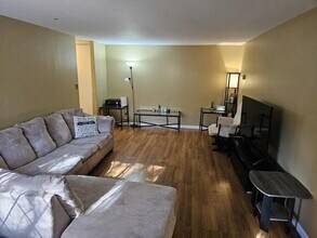 200 Skyline Dr in Coram, NY - Building Photo - Building Photo