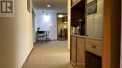 80 Pitfield Rd in Toronto, ON - Building Photo - Building Photo