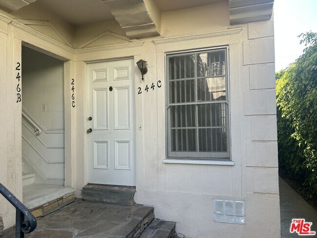 244 S Lasky Dr in Beverly Hills, CA - Building Photo - Building Photo