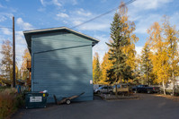 5223-5233 E 24th Ave in Anchorage, AK - Foto de edificio - Building Photo