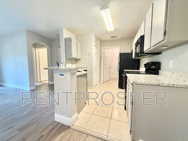 6530 Swissco Dr in Orlando, FL - Building Photo - Building Photo