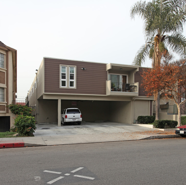 257 W Verdugo Ave in Burbank, CA - Building Photo