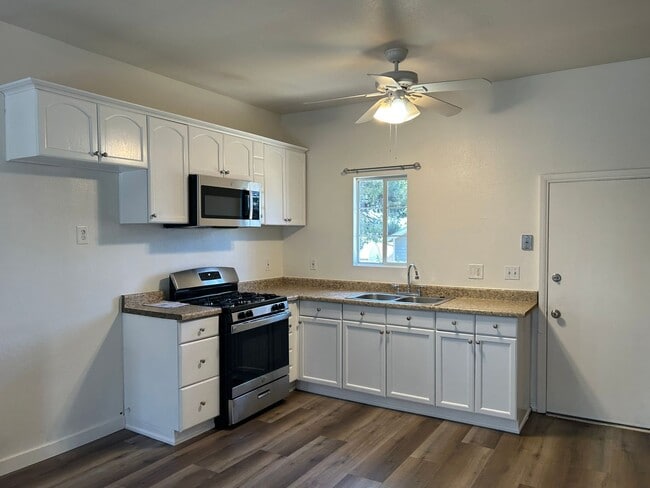 property at 1531-1533 Luke Ln