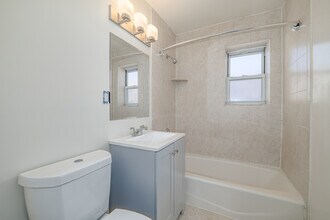 Oak Terrace in Hackensack, NJ - Foto de edificio - Interior Photo