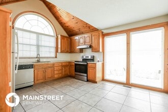 205 N Walker Dr in Raymore, MO - Foto de edificio - Building Photo